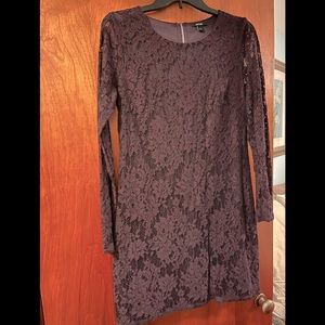 Dark purple lace Dress with sleeves and lining